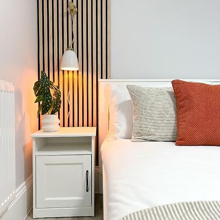 The Bohemian Basement Apartment Maidstone Bagian luar foto