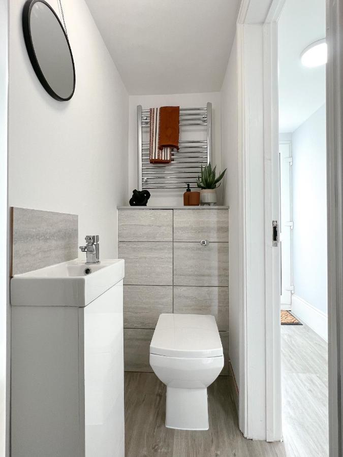 The Bohemian Basement Apartment Maidstone Bagian luar foto