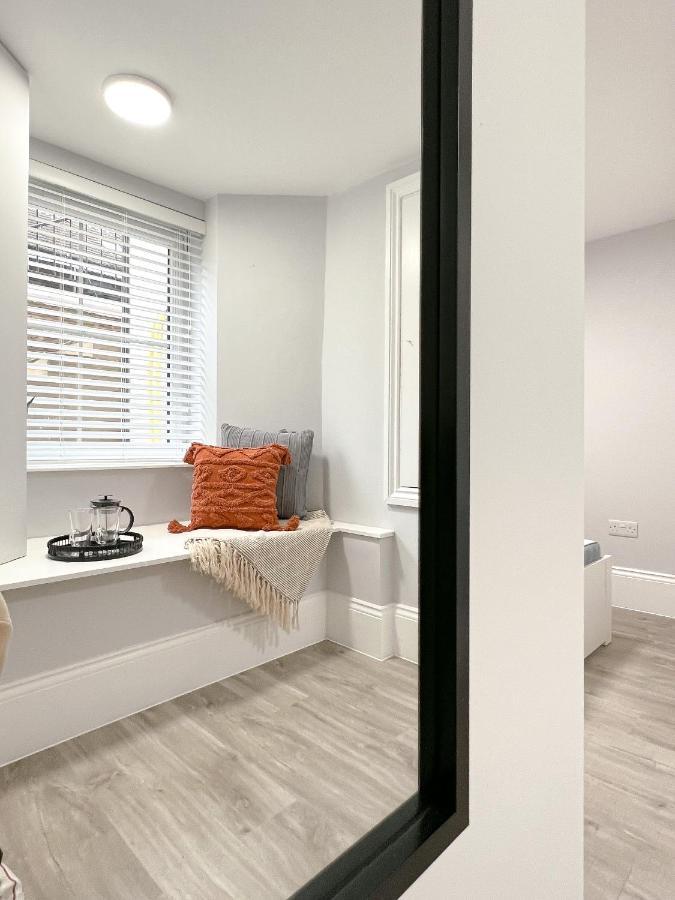 The Bohemian Basement Apartment Maidstone Bagian luar foto
