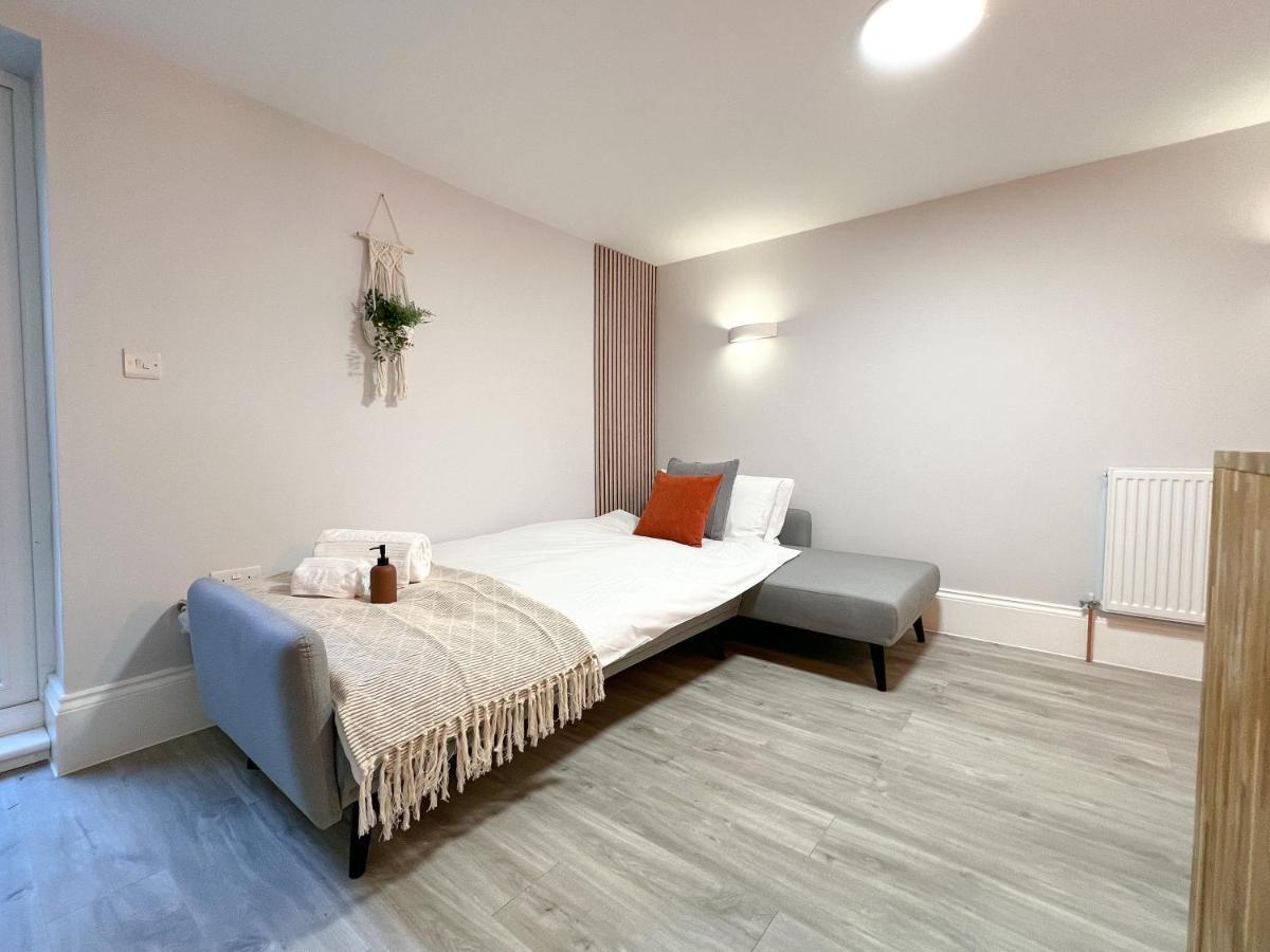 The Bohemian Basement Apartment Maidstone Bagian luar foto
