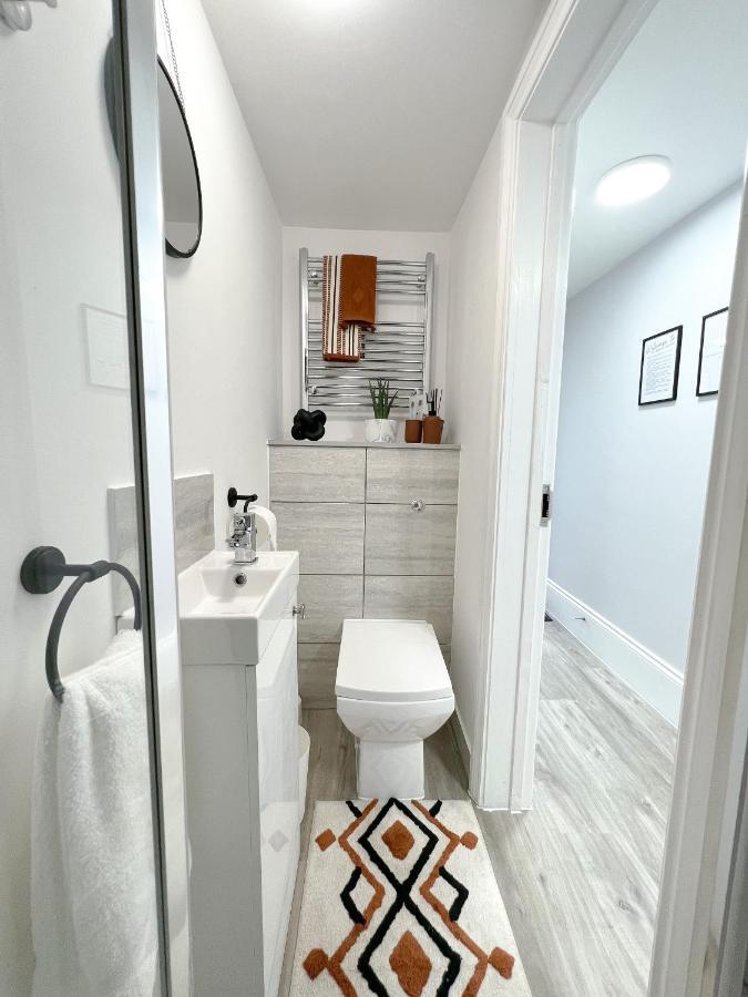 The Bohemian Basement Apartment Maidstone Bagian luar foto