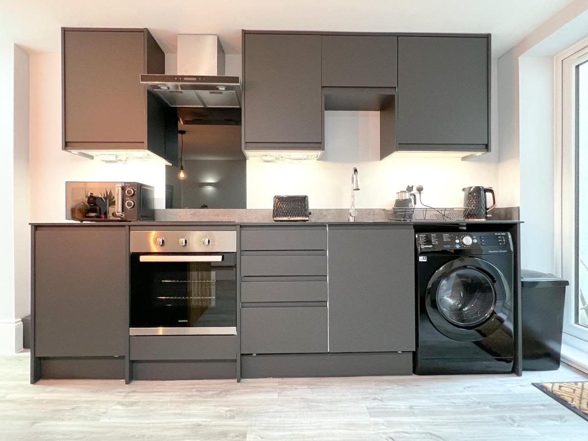 The Bohemian Basement Apartment Maidstone Bagian luar foto