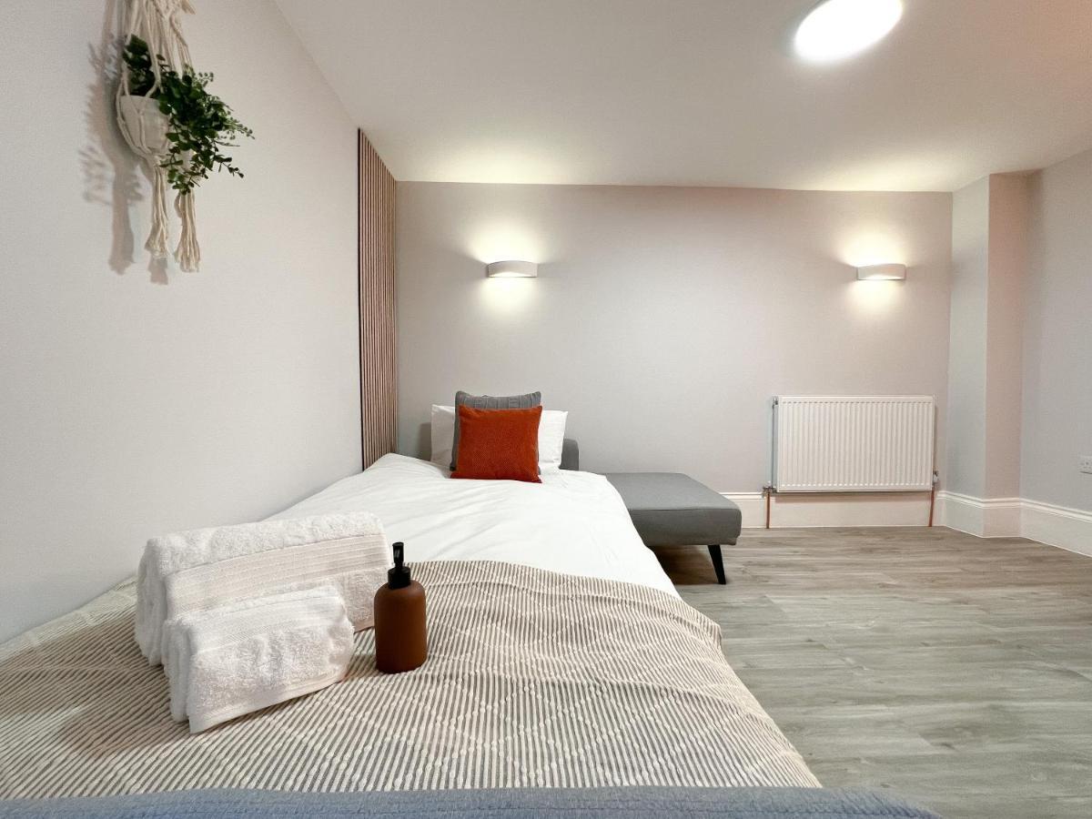 The Bohemian Basement Apartment Maidstone Bagian luar foto