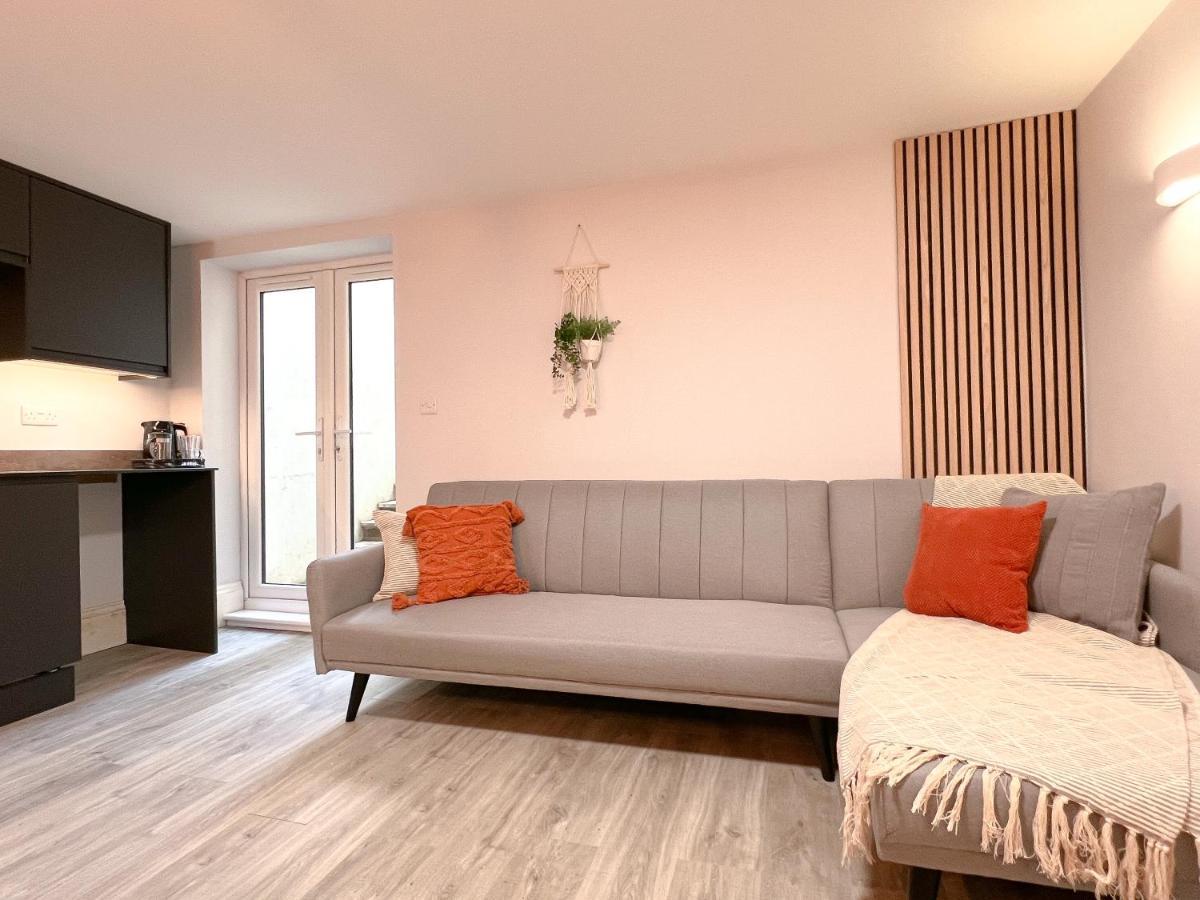 The Bohemian Basement Apartment Maidstone Bagian luar foto
