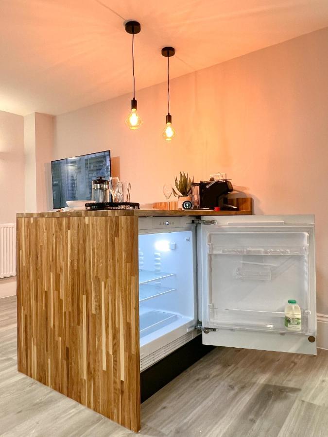 The Bohemian Basement Apartment Maidstone Bagian luar foto